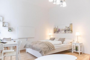 Economy City Living 1BR Apt in an Old Building